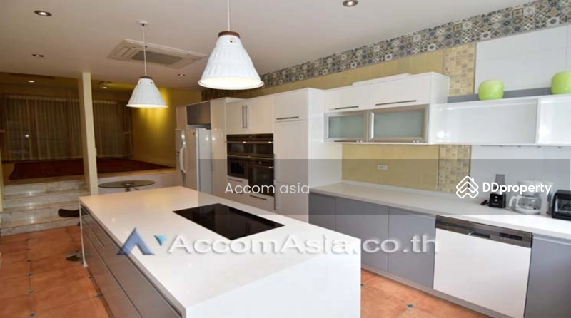 ให้เช่า - 4 Bedrooms Townhouse for Rent in Sukhumvit, Bangkok near MRT Khlong Toei at Natural Place (2519984), กรุงเทพ