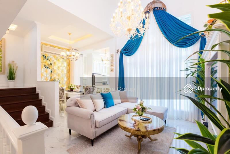 ให้เช่า - 4-storey luxury townhouse, Pradit Manutham, กรุงเทพ