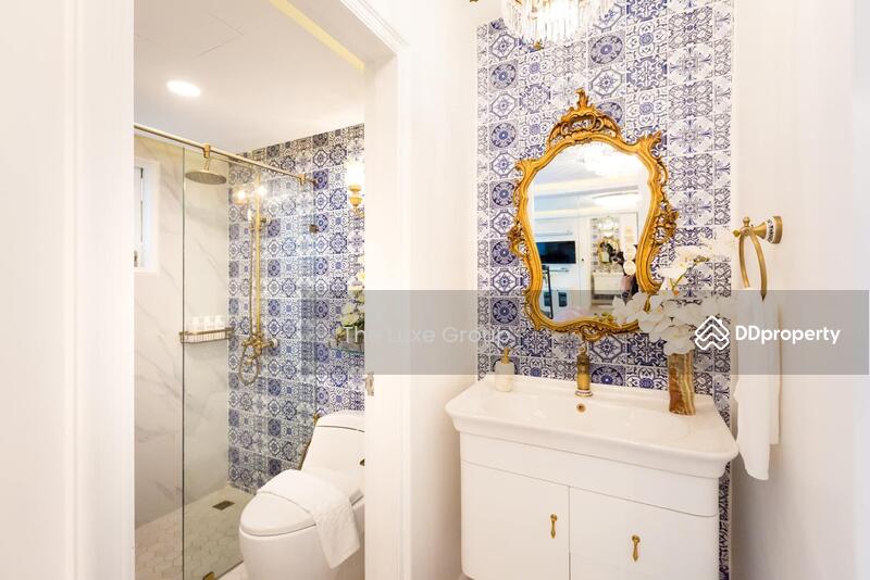 ให้เช่า - 4-storey luxury townhouse, Pradit Manutham, กรุงเทพ