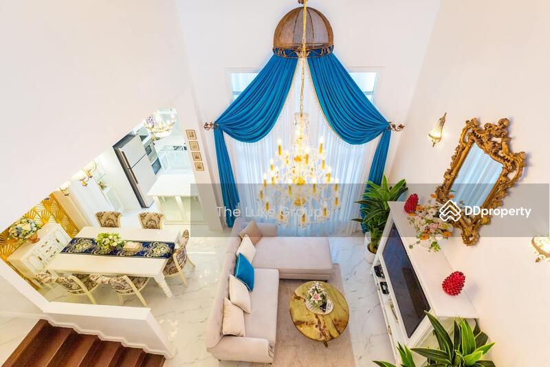 ให้เช่า - 4-storey luxury townhouse, Pradit Manutham, กรุงเทพ
