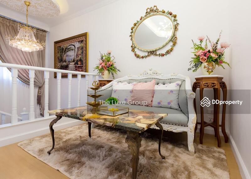 ให้เช่า - 4-storey luxury townhouse, Pradit Manutham, กรุงเทพ