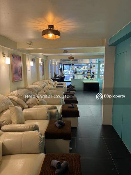 For Sale - Sale with Tenant Bangkok Shophouse Sukhumvit BTS Nana Watthana BRE20745, Bangkok