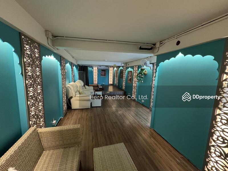 For Sale - Sale with Tenant Bangkok Shophouse Sukhumvit BTS Nana Watthana BRE20745, Bangkok