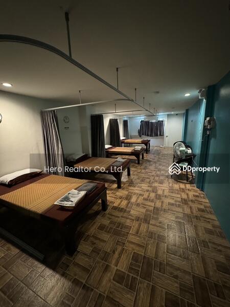 For Sale - Sale with Tenant Bangkok Shophouse Sukhumvit BTS Nana Watthana BRE20745, Bangkok