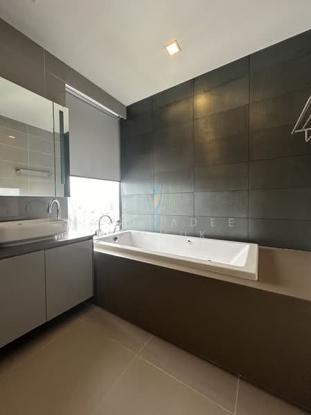 M Silom, Bangkok, 26 Narathiwas Ratchanakarin Road, Suriyawong, Bang Rak, Bangkok, 2 Bedrooms, 80 sqm, Condo For Rent, by Napawadee Homhuk, 11448218 - DDproperty.com