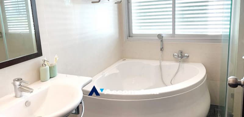 Pet friendly | 3 Bedrooms Apartment for Rent in Silom, Bangkok near BTS Surasak at High-end Low Rise, กรุงเทพ, สีลม, บางรัก, กรุงเทพ, 200 ตร.ม., อพาร์ทเมนท์ ให้เช่า, โดย บริษัท แอคคอม เอเซีย จำกัด, 11455818 - DDproperty.com