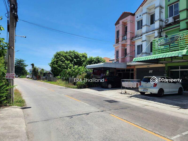 ขายตึกแถว 3 ชั้น หน้าหมู่บ้านพิมพาภรณ์ 4 อ.เมือง ชลบุรี, Chon Buri (Pattaya), Ban Suan, Muang Chon Buri, Chon Buri (Pattaya), , 126 sqm, Shophouse For Sale, by ERA Thailand, 11456060 - DDproperty.com