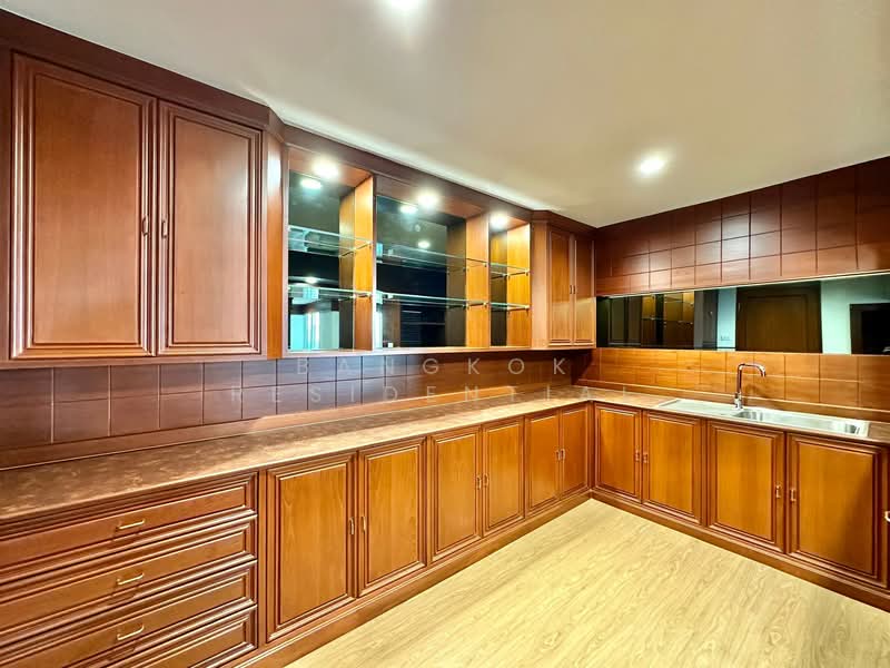 Tai Ping Towers, Bangkok, 582 Soi Sukhumvit 63, Khlong Tan Nua, Watthana, Bangkok, 3 Bedrooms, 216 sqm, Condo For Rent, by Bangkok Residential, 11456560 - DDproperty.com