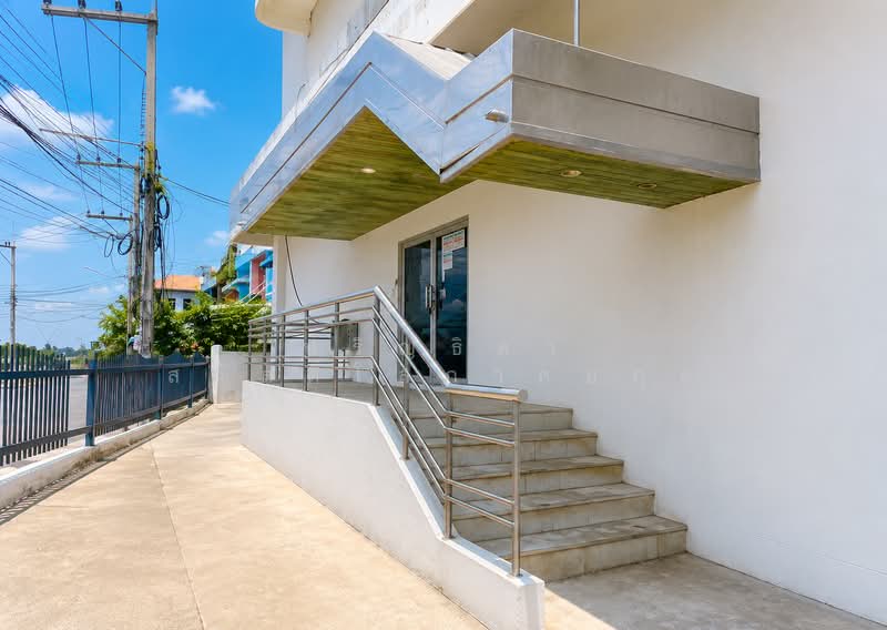 Office building for sale, Mittraphap Road, Nakhon Ratchasima, มิตรภาพ, Ban Ko, Muang Nakhon Ratchasima, Nakhon Ratchasima, , 1,008 sqm, Office Space For Sale, by Parinthida Sawuddisopakaykul, 11457718 - DDproperty.com