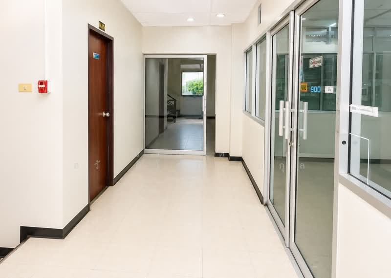 Office building for sale, Mittraphap Road, Nakhon Ratchasima, มิตรภาพ, Ban Ko, Muang Nakhon Ratchasima, Nakhon Ratchasima, , 1,008 sqm, Office Space For Sale, by Parinthida Sawuddisopakaykul, 11457718 - DDproperty.com