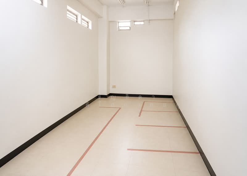 Office building for sale, Mittraphap Road, Nakhon Ratchasima, มิตรภาพ, Ban Ko, Muang Nakhon Ratchasima, Nakhon Ratchasima, , 1,008 sqm, Office Space For Sale, by Parinthida Sawuddisopakaykul, 11457718 - DDproperty.com