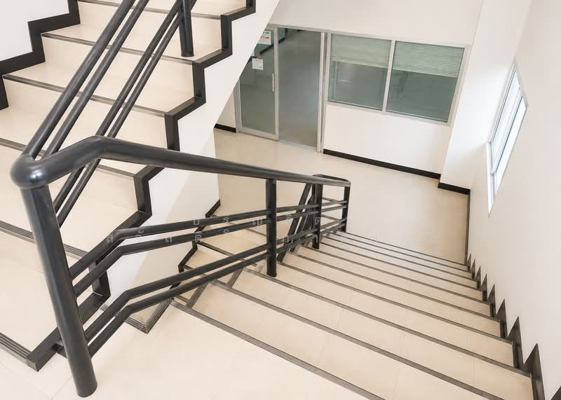 Office building for sale, Mittraphap Road, Nakhon Ratchasima, มิตรภาพ, Ban Ko, Muang Nakhon Ratchasima, Nakhon Ratchasima, , 1,008 sqm, Office Space For Sale, by Parinthida Sawuddisopakaykul, 11457718 - DDproperty.com