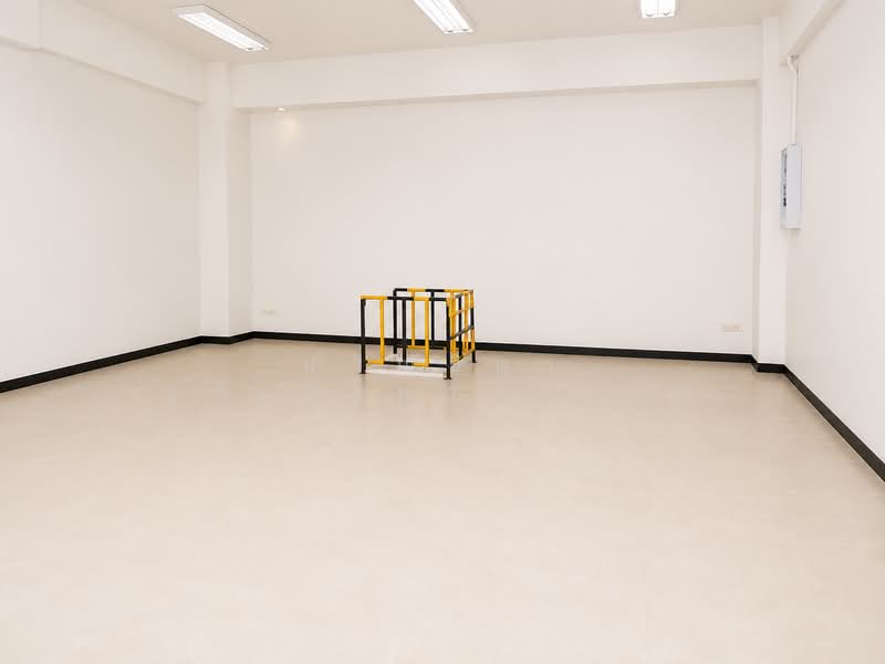 Office building for sale, Mittraphap Road, Nakhon Ratchasima, มิตรภาพ, Ban Ko, Muang Nakhon Ratchasima, Nakhon Ratchasima, , 1,008 sqm, Office Space For Sale, by Parinthida Sawuddisopakaykul, 11457718 - DDproperty.com