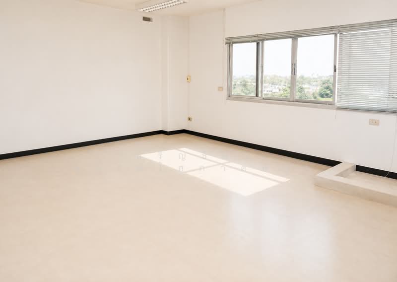 Office building for sale, Mittraphap Road, Nakhon Ratchasima, มิตรภาพ, Ban Ko, Muang Nakhon Ratchasima, Nakhon Ratchasima, , 1,008 sqm, Office Space For Sale, by Parinthida Sawuddisopakaykul, 11457718 - DDproperty.com