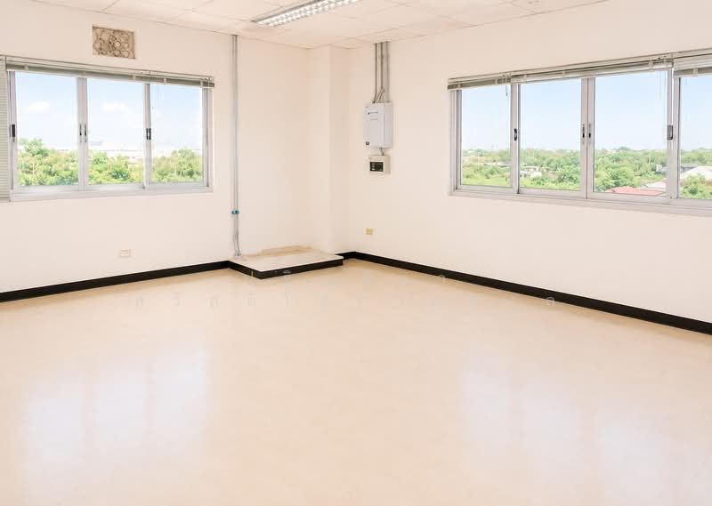 Office building for sale, Mittraphap Road, Nakhon Ratchasima, มิตรภาพ, Ban Ko, Muang Nakhon Ratchasima, Nakhon Ratchasima, , 1,008 sqm, Office Space For Sale, by Parinthida Sawuddisopakaykul, 11457718 - DDproperty.com