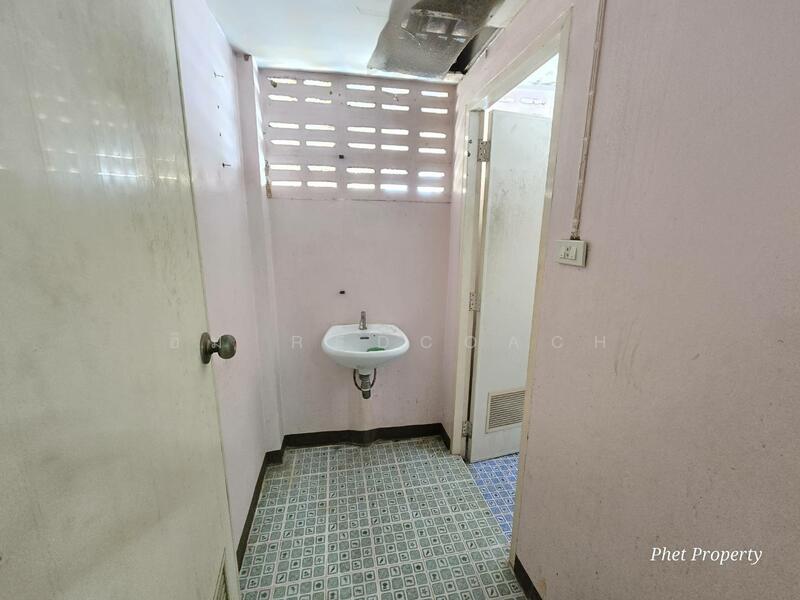 ขาย - ขายทาวน์เฮ้าส์2ชั้น ด้านหน้าหมู่บ้าน ศิริวรรณ-ชวนชม บางบัวทอง ฟรีโอนทุกอย่าง, นนทบุรี