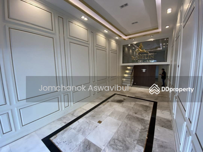 ขาย - Shophouse near BTS Ekkamai, กรุงเทพ