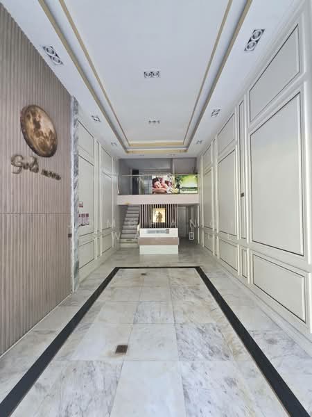ขาย - Shophouse near BTS Ekkamai, กรุงเทพ