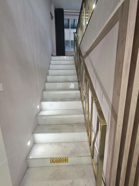 ขาย - Shophouse near BTS Ekkamai, กรุงเทพ