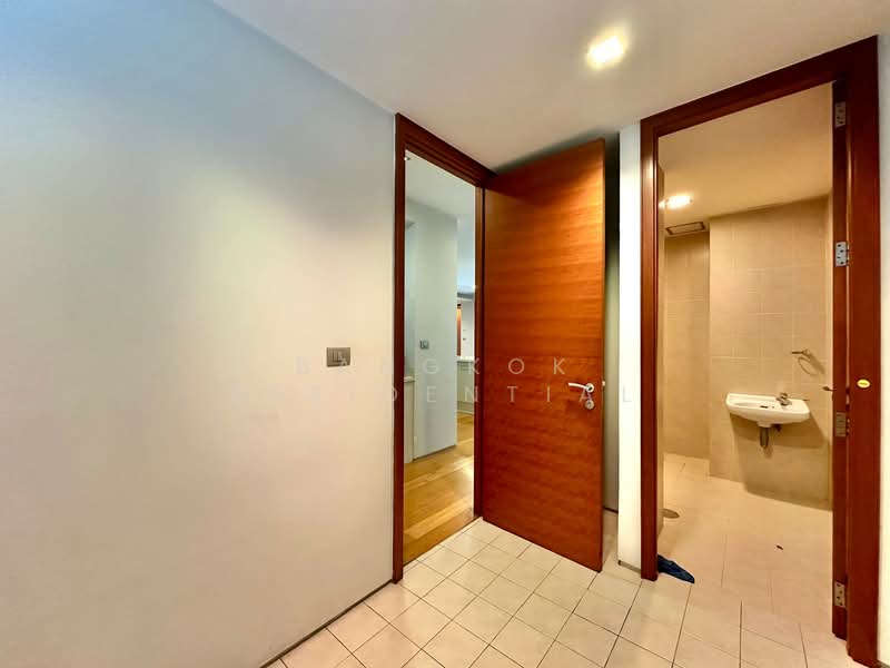 Ficus Lane, Bangkok, Soi Sukhumvit 44/1, Phra Kanong, Khlong Toei, Bangkok, 3 Bedrooms, 210 sqm, Condo For Rent, by Bangkok Residential, 11465141 - DDproperty.com