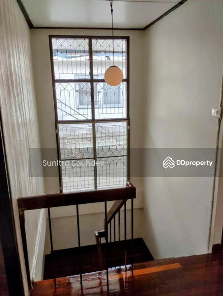 House for Rent Near MRT Ratchadaphisek, Bangkok, -, Huai Khwang, Bangkok, 3 Bedrooms, 240 sqm, Single Detached House For Rent, by Sunitra Sachdev, 11465300 - DDproperty.com