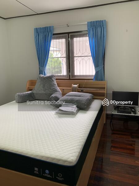 House for Rent Near MRT Ratchadaphisek, Bangkok, -, Huai Khwang, Bangkok, 3 Bedrooms, 240 sqm, Single Detached House For Rent, by Sunitra Sachdev, 11465300 - DDproperty.com