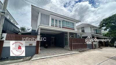 ขาย - ขายบ้านเดี่ยวหลังใหญ่ ใจกลางศรีราชา ทำเลดี บ้านสวย หมู่บ้าน The living (Office CP), ชลบุรี