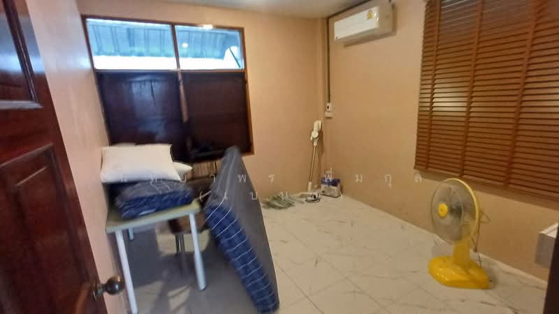 หมู่บ้านมิตรภาพ ซอยศรีนครินทร์ 38, กรุงเทพ, หนองบอน, ประเวศ, กรุงเทพ, 400 ตร.ม., บ้านเดี่ยว ให้เช่า, โดย นัทยาพร พึ่มกุล (เบนซ์), 11472493 - ห้องแม่บ้าน+แอร์+ห้องน้ำ (อยู่นอกตัวบ้าน) - DDproperty.com