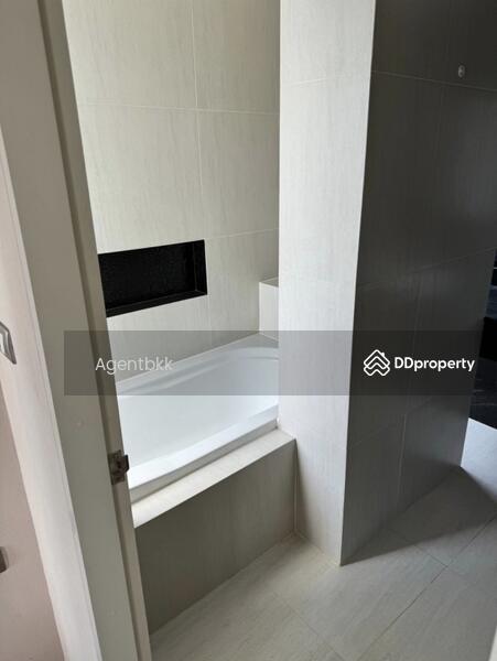 Tree Condo Ekamai, Bangkok, Soi Samanand, Rama 4 Road, Phra Kanong, Khlong Toei, Bangkok, 2 Bedrooms, 87 sqm, Condo For Rent, by Agentbkk, 11474711 - DDproperty.com