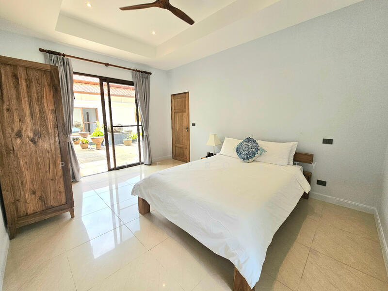 12R0240 This pool villa 5bedroom 5bathroom 250,000/month at Thalang have fully furnished, ภูเก็ต, เทพกระษัตรี, ถลาง, ภูเก็ต, 500 ตร.ม., วิลล่า ให้เช่า, โดย PK LIFE Property, 11476336 - DDproperty.com