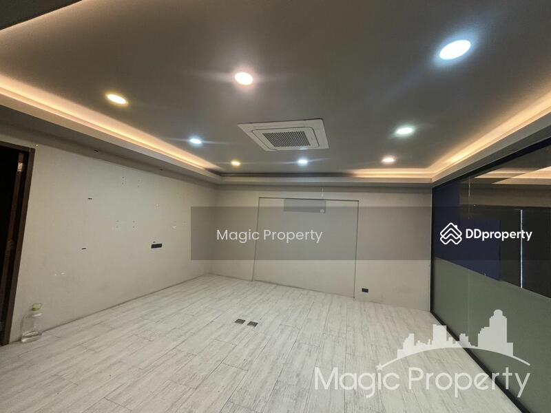 ปาร์ค อเวนิว เอกมัย, Bangkok, Khlong Tan Nua, Watthana, Bangkok, , 450 sqm, Office Space For Rent, by Magic Property, 11476474 - DDproperty.com