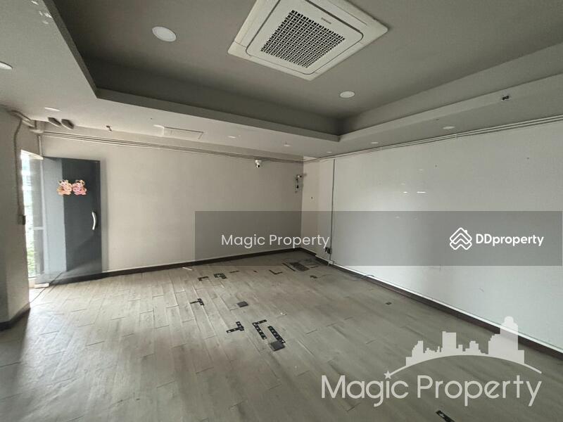 ปาร์ค อเวนิว เอกมัย, Bangkok, Khlong Tan Nua, Watthana, Bangkok, , 450 sqm, Office Space For Rent, by Magic Property, 11476474 - DDproperty.com