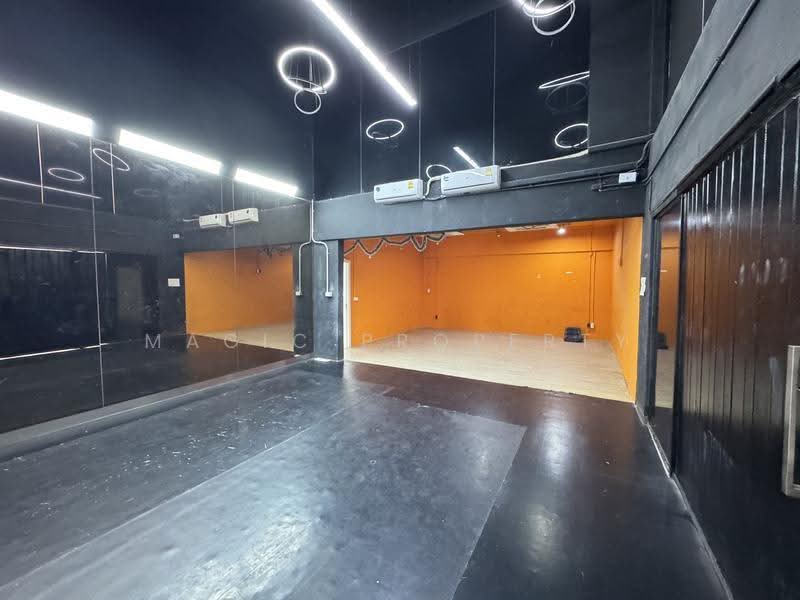 ปาร์ค อเวนิว เอกมัย, Bangkok, Khlong Tan Nua, Watthana, Bangkok, , 450 sqm, Office Space For Rent, by Magic Property, 11476474 - DDproperty.com
