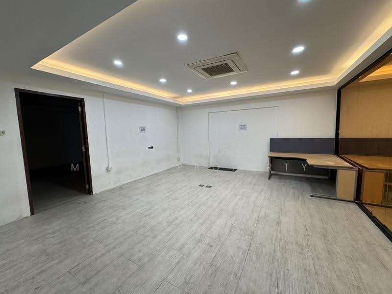 ปาร์ค อเวนิว เอกมัย, Bangkok, Khlong Tan Nua, Watthana, Bangkok, , 450 sqm, Office Space For Rent, by Magic Property, 11476474 - DDproperty.com