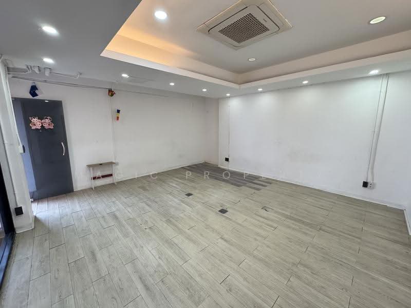 ปาร์ค อเวนิว เอกมัย, Bangkok, Khlong Tan Nua, Watthana, Bangkok, , 450 sqm, Office Space For Rent, by Magic Property, 11476474 - DDproperty.com
