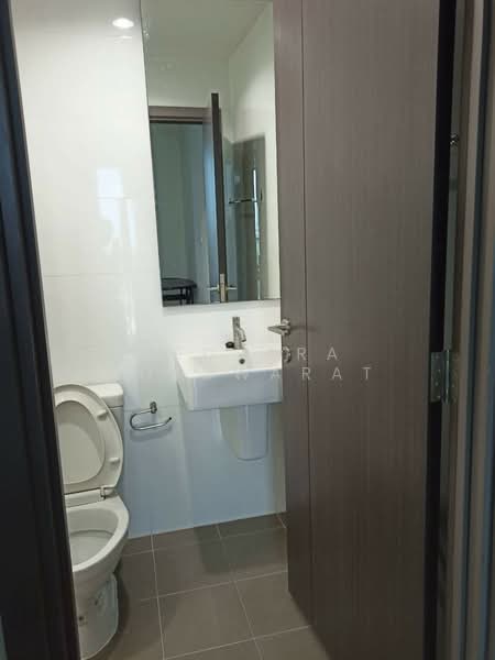 The Base Park East Sukhumvit 77, Bangkok, 99 Soi Pridi Banomyong 2, Phra Kanong Nua, Watthana, Bangkok, Studio, 26 sqm, Condo For Rent, by Kedsara Losuwarat, 11482041 - DDproperty.com