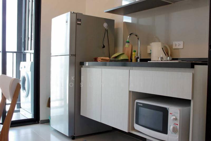 The Base Park East Sukhumvit 77, Bangkok, 99 Soi Pridi Banomyong 2, Phra Kanong Nua, Watthana, Bangkok, 1 Bedroom, 30 sqm, Condo For Rent, by Kedsara Losuwarat, 11482041 - DDproperty.com