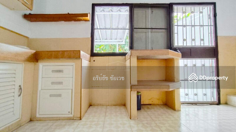 ขาย - ทาวน์เฮาส์ 2 ชั้น หมู่บ้าน ปิ่นเจริญ 1 (ทรงประภา-ดอนเมือง) เนื้อที่ 25 ตร.ว., กรุงเทพ