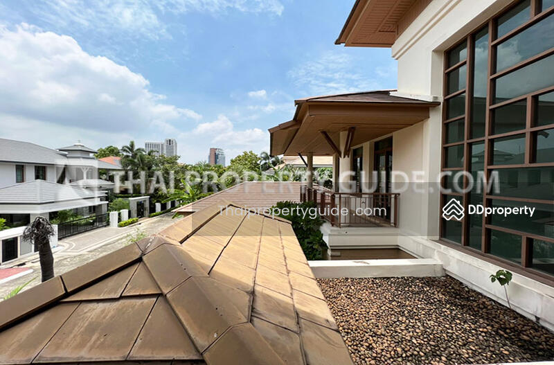 For Rent - House with Shared Pool in Pattanakarn, Bangkok