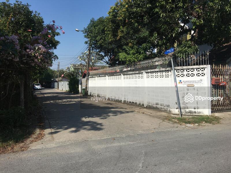 For Sale - Land for sale with warehouse, suitable for investment, Chokchai 4, Soi 78, Bangkok