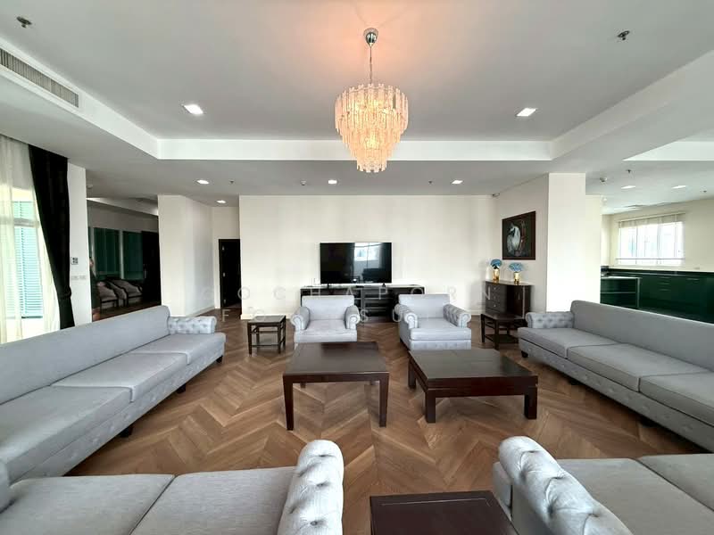 High-rise apartment at Sukhumvit 19, Bangkok, Khlong Tan Nua, Watthana, Bangkok, 4 Bedrooms, 440 sqm, Apartment For Rent, by Gochaporn Fongsupa, 11482676 - DDproperty.com