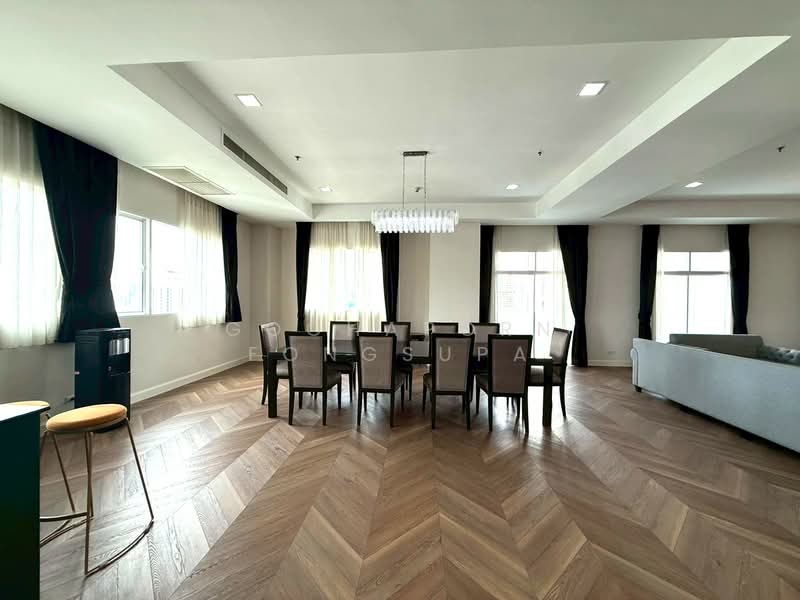 High-rise apartment at Sukhumvit 19, Bangkok, Khlong Tan Nua, Watthana, Bangkok, 4 Bedrooms, 440 sqm, Apartment For Rent, by Gochaporn Fongsupa, 11482676 - DDproperty.com