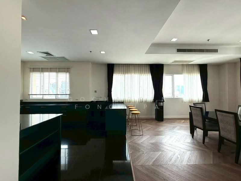 High-rise apartment at Sukhumvit 19, Bangkok, Khlong Tan Nua, Watthana, Bangkok, 4 Bedrooms, 440 sqm, Apartment For Rent, by Gochaporn Fongsupa, 11482676 - DDproperty.com