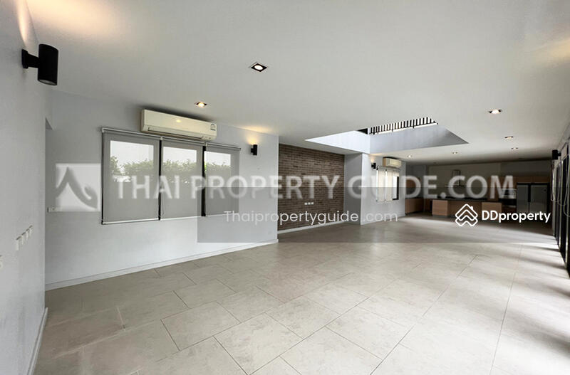 For Rent - House with Private Pool in Sukhumvit, Bangkok
