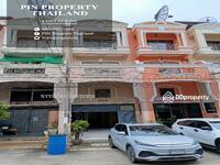 ขาย - SELL1606 : ขายด่วนตึกแถว 3.5 ชั้น สภาพดีมาก 18 ตร.ว. ต้นซอย ม.รุ่งกิจ9 ถนนร่มเกล้า 58 สุวรรณภูมิ, กรุงเทพ