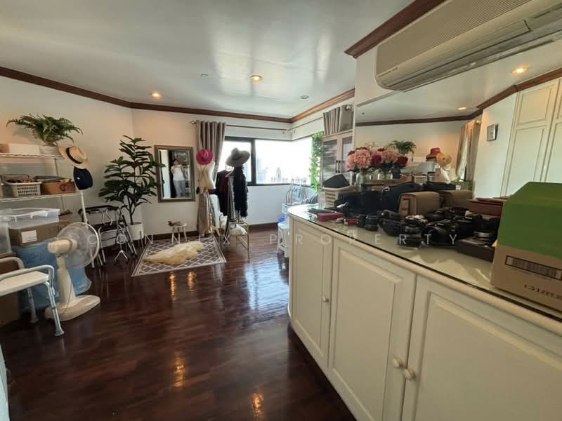 Sathorn Gardens, Bangkok, 39 South Sathorn Road, Thung Maha Mek, Sathon, Bangkok, 3 Bedrooms, 200 sqm, Condo For Sale, by Connex Property, 11491697 - DDproperty.com