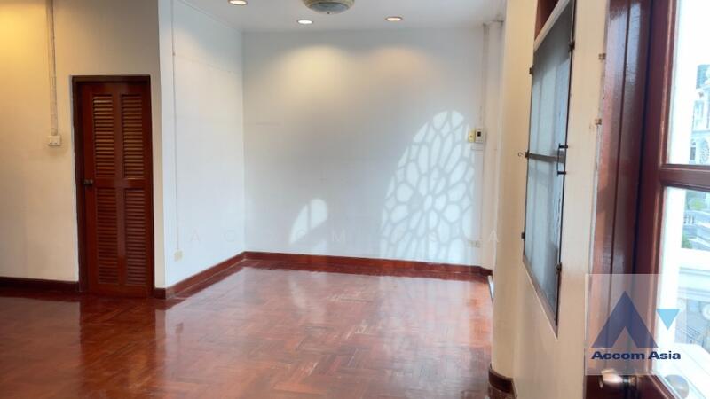 For Sale - Ekkamai Villas, Bangkok