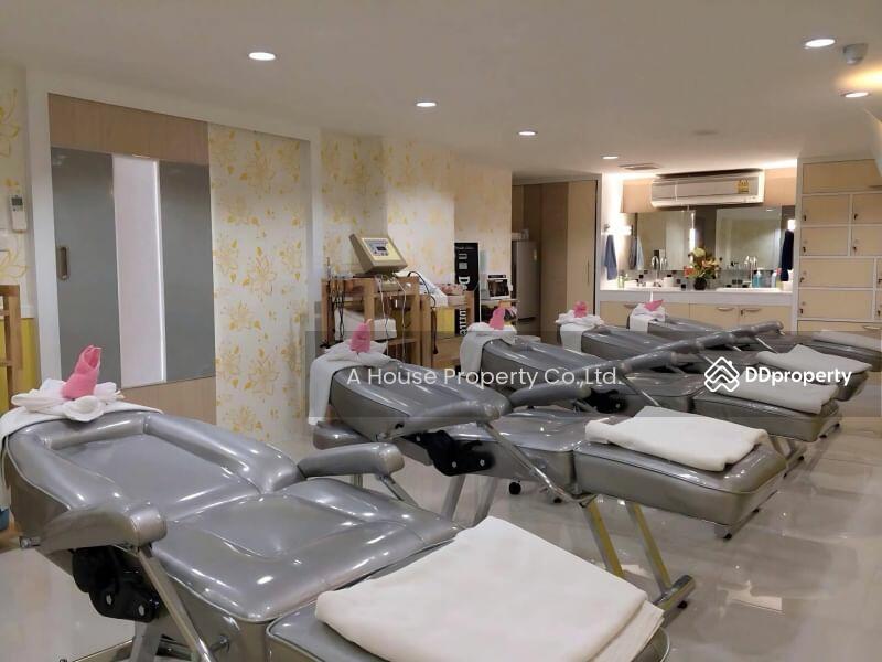 For Sale - Commercial building for sale in the heart of Pattaya City, Soi 2, Chon Buri (Pattaya)