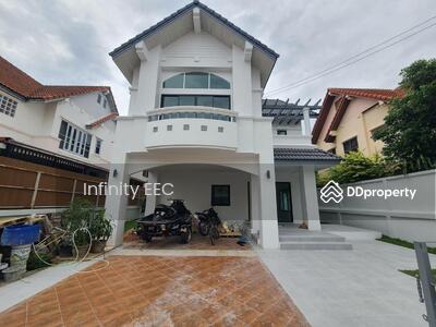 ขาย - ขายบ้านเดี่ยวหลังใหญ่ ใจกลางเมืองศรีราชา รีโนเวทใหม่ เดินทางสะดวก หมู่บ้านแกรนด์พาร์ควิลล์, ชลบุรี