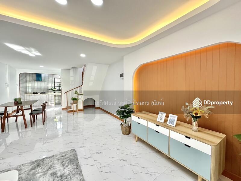 For Sale - ทาวน์เฮ้าส์ 2ชั้น ตกแต่งรีโนเวทใหม่ ถนนเมน หมู่บ้าน กรุงทอง สายไหม 33 เขตสายไหม ทำเลดี แถมเฟอร์ฯ, Bangkok